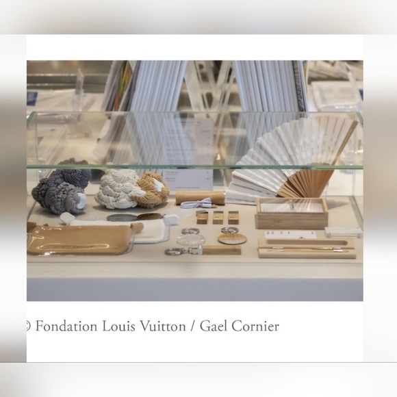 NEW Louis Vuitton Fondation Museum Folding Fan! - Picture 3 of 10